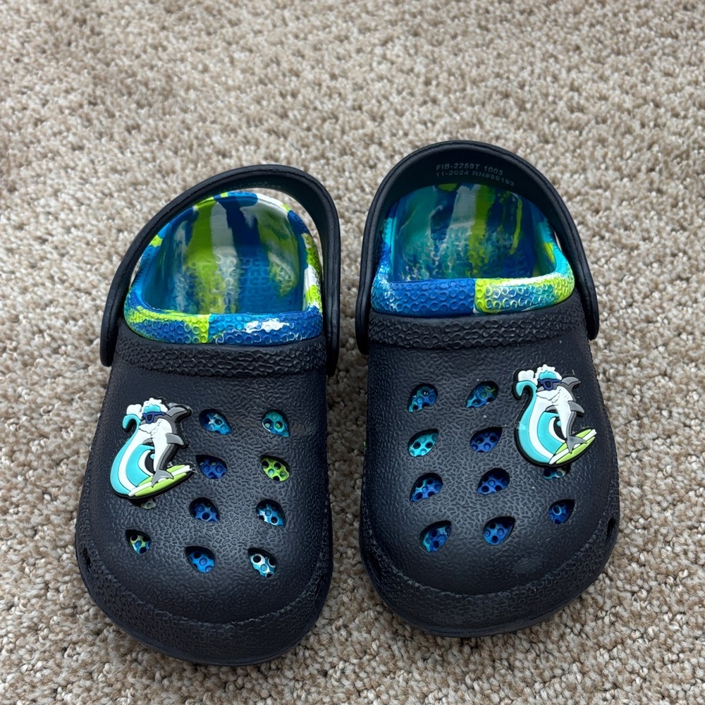 Capelli of New York Kids Black and Blue Water Shoes